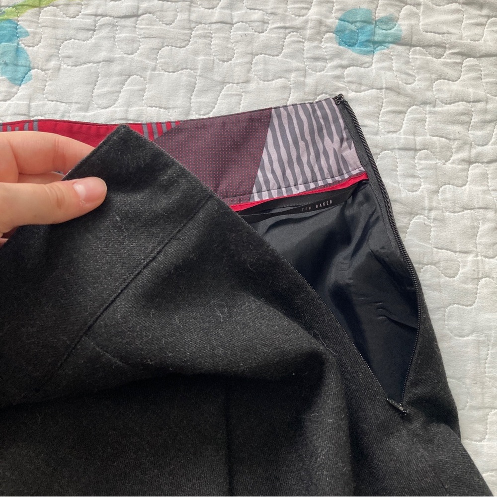 Ted Baker Early 2000s Wool Pleated Skirt ✨ - Picture 5 of 7